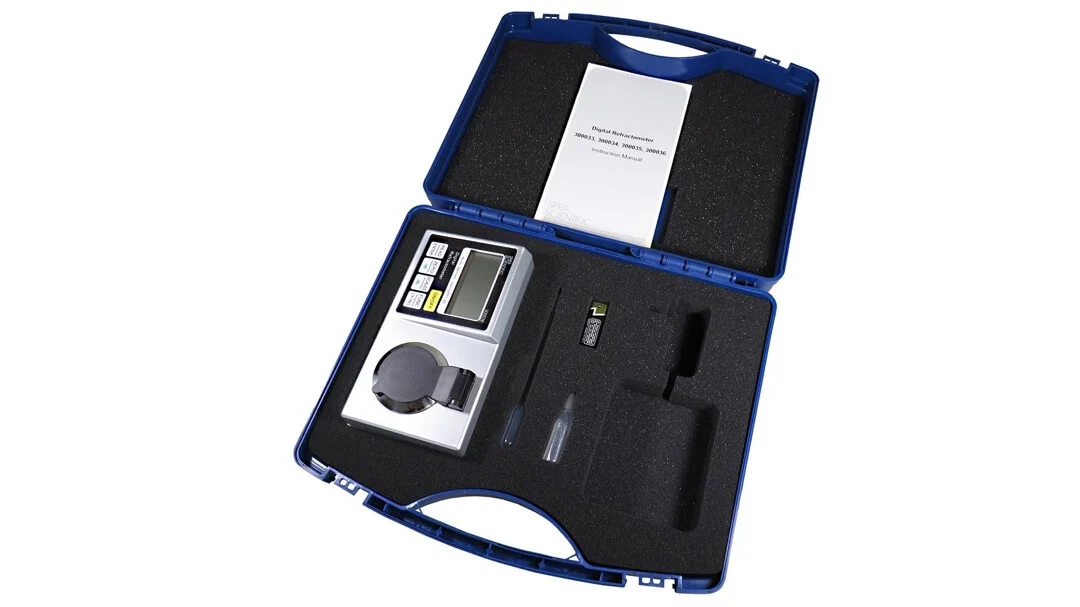Refractometer for Salinity and Sweetness Measurement 300035 - Sper Scientific - Image 3 | Le Quoc Equipment