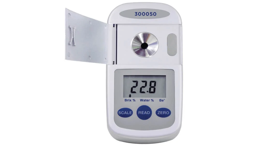Honey, Water, Brix Refractometer 300050 - Sper Scientific - Image 2 | Le Quoc Equipment