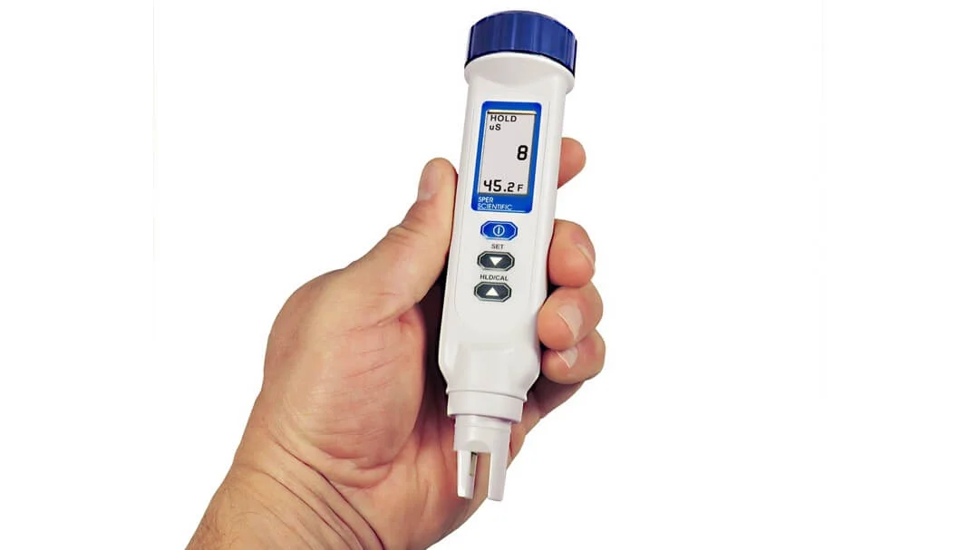 THIẾT BỊ ĐO ĐỘ MẶN NƯỚC HỒ NUÔI CÁ BIẾN